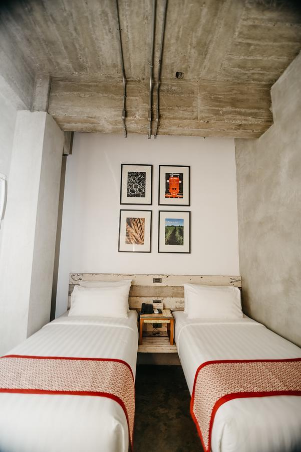 The Bricks Hotel Dumaguete City Экстерьер фото